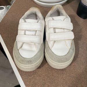 Veja Unisex White V-12 Velcro Chromefree-Steel Sz US 8/EUR 24 $100